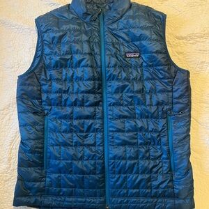Patagonia Men's Blue Quilted Vest